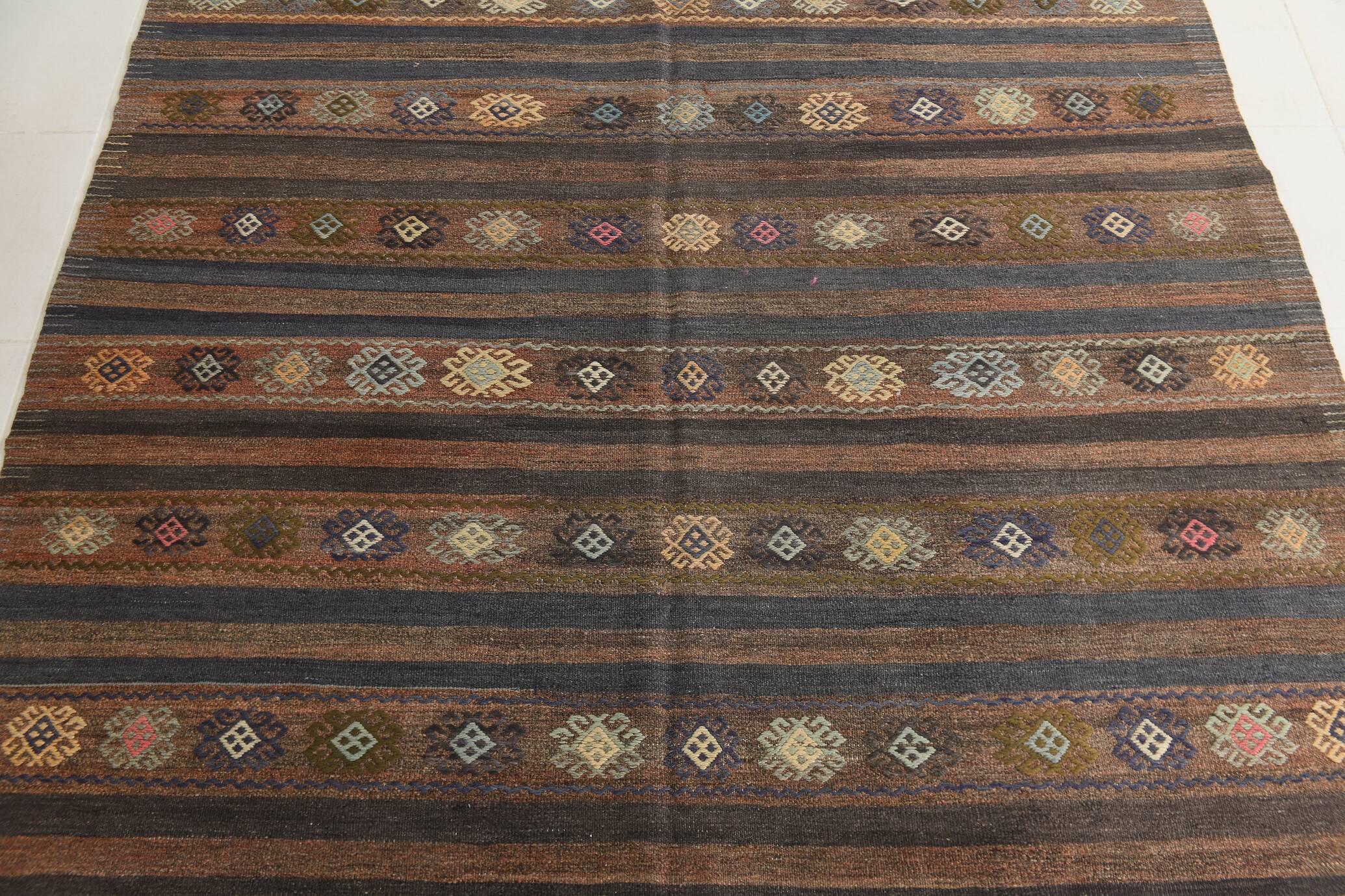 6x9 Brown Grenn Handmade Persian Kilim Rug, 187x286Cm