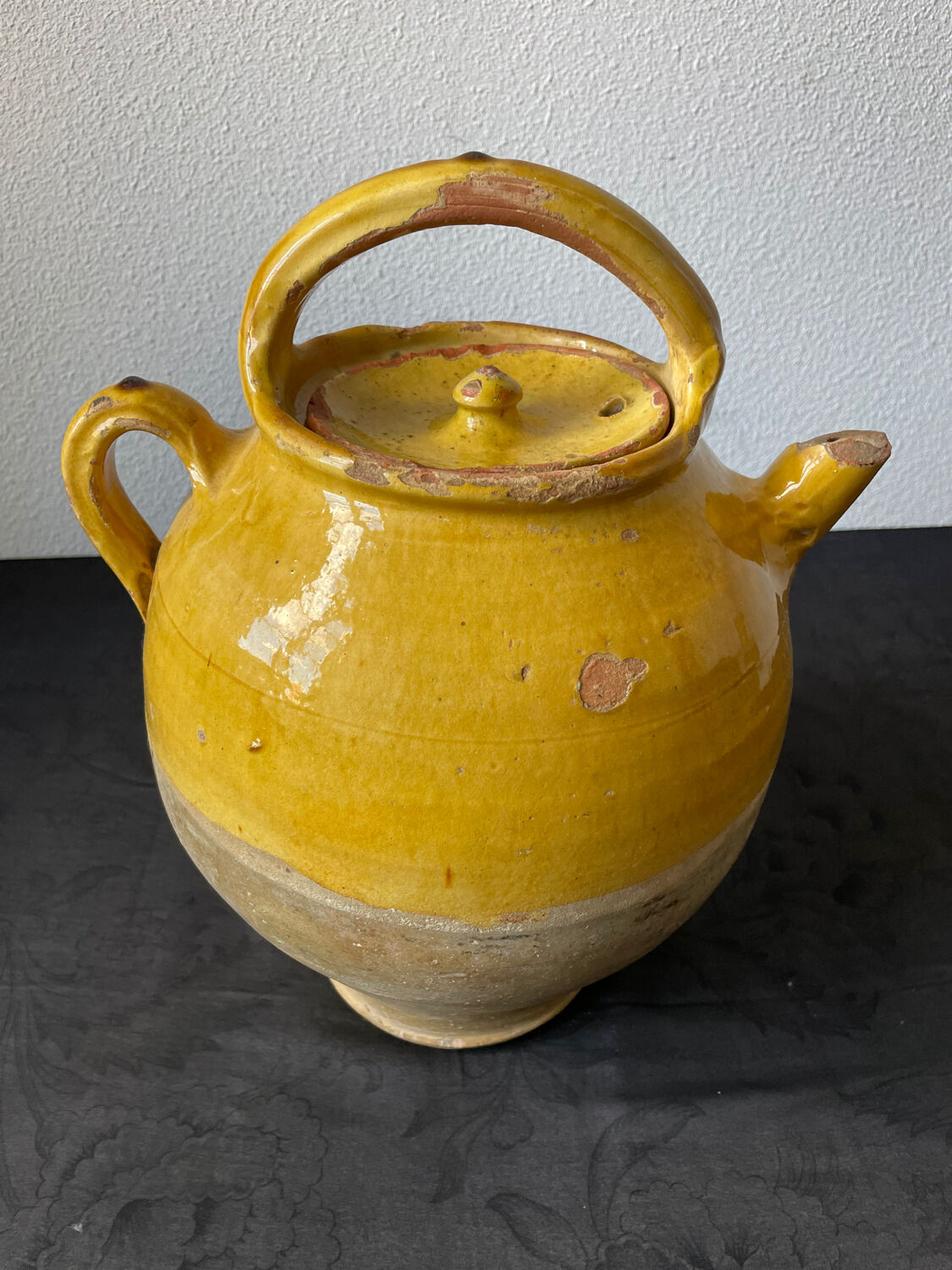Cruche gargoulette chevrette en terre cuite jaune vernissé XIX eme siècle