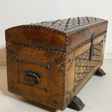 Coffre en bois et cuir de style espagnol