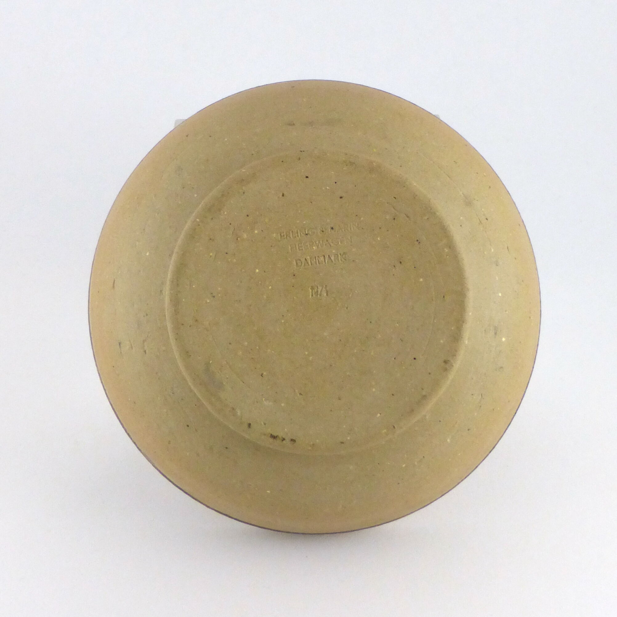 Glove in sandstone of the early 1970s Heerwagen couple