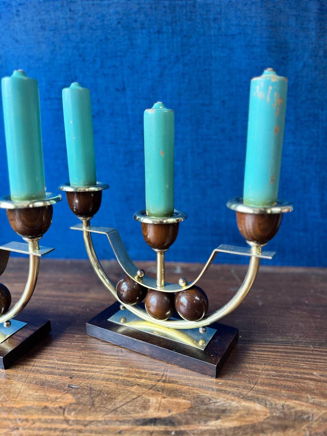 Pair of Art Deco candlesticks in brass and varnished wood, 1930s/1940s