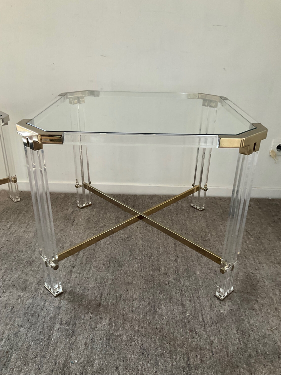 Vintage coffee table in lucite and brass 60s-70s