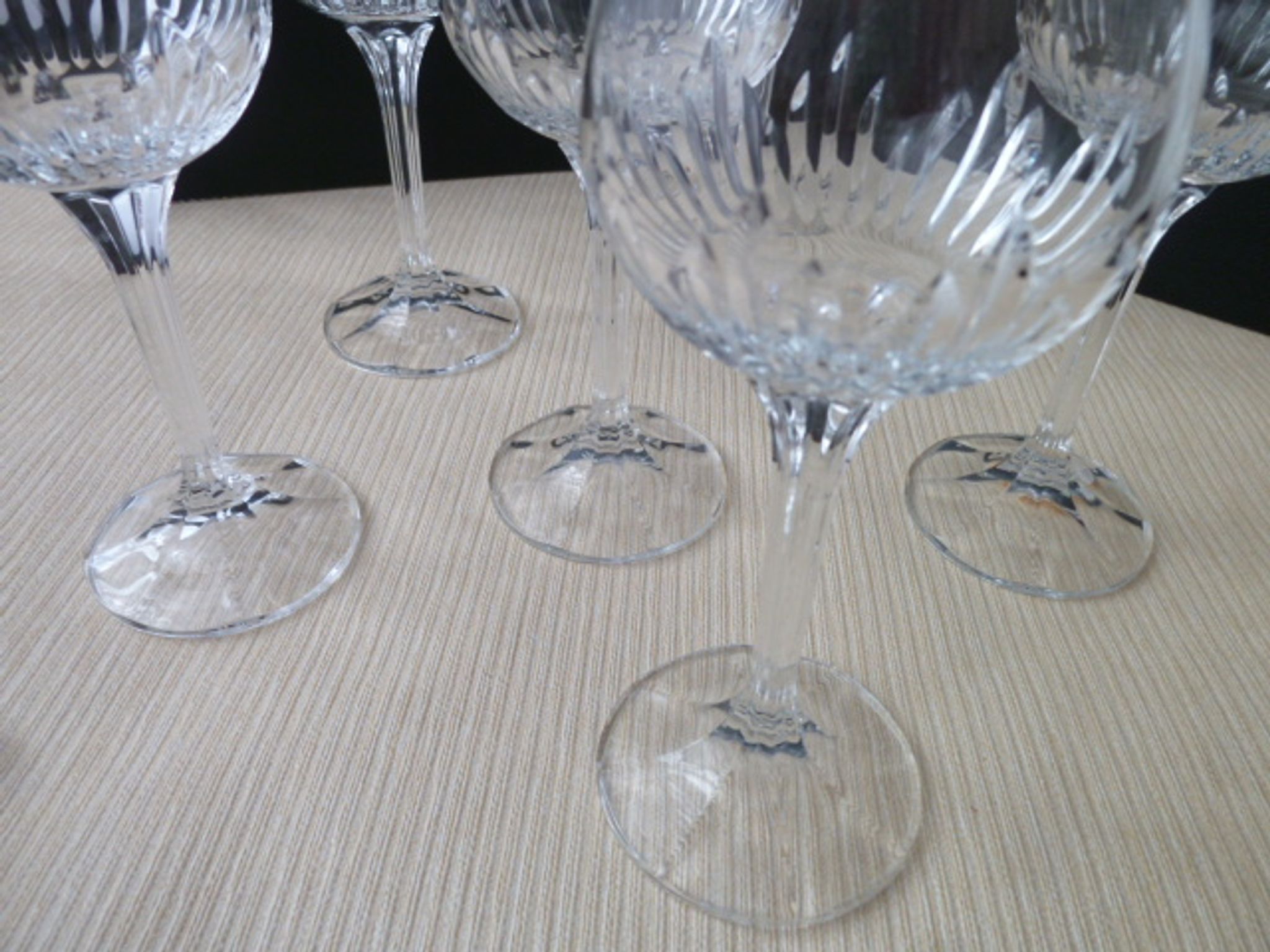 Set of 6 glasses of rosé or red wine in crystalline
