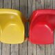 Paire de chaises colorées pour enfants