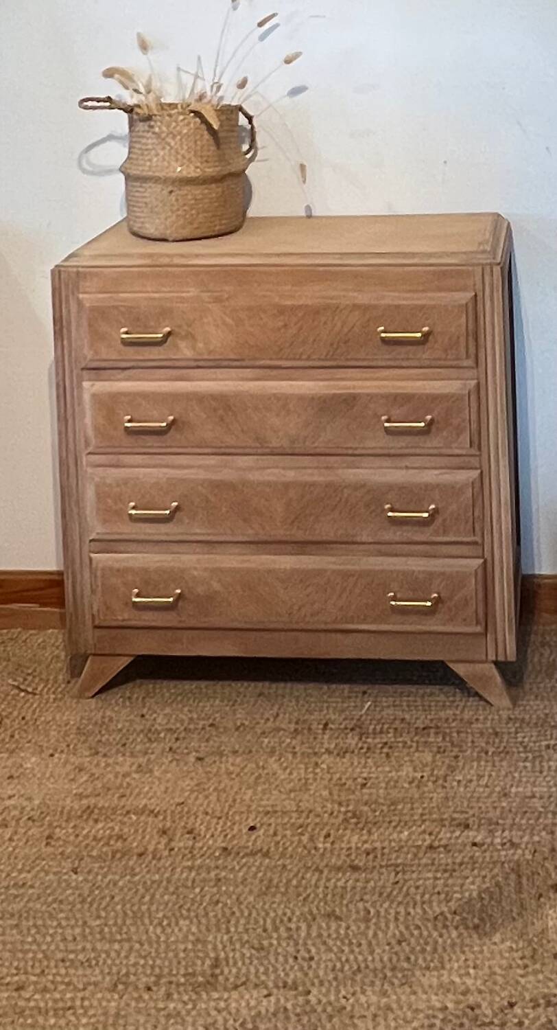 Vintage oak commode with tapered legs.