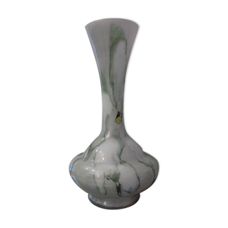 Vase en opaline