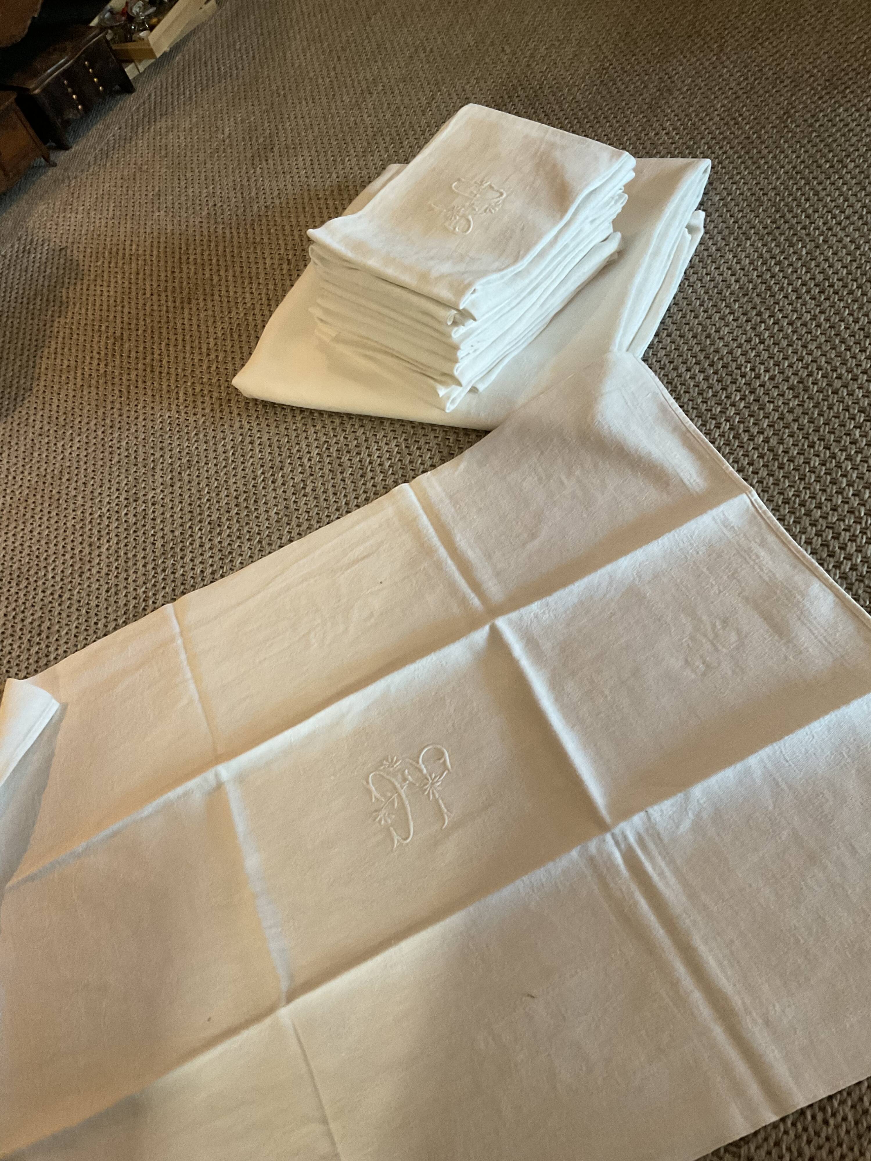 Tablecloth and 12 towels.damask fabrics .embroidered JC