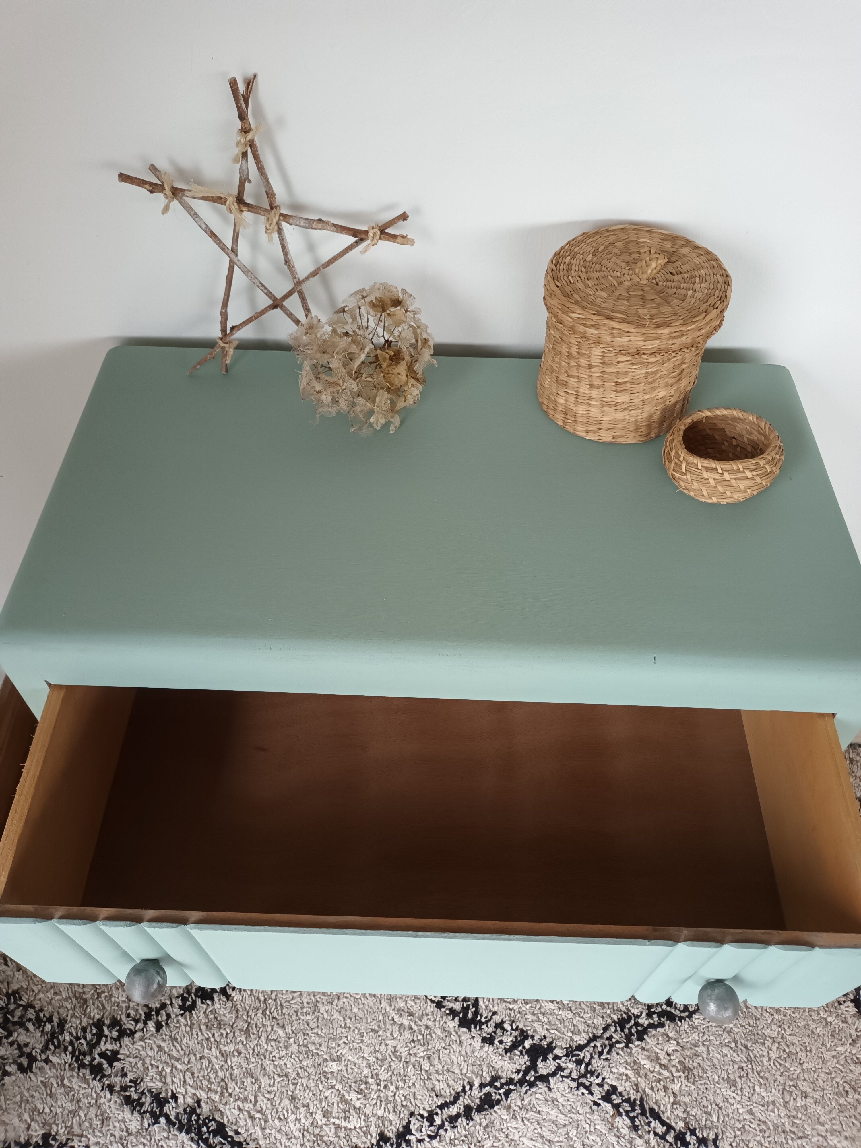 Vintage chest of drawers