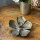 Bougeoir fleur en bronze, pétales amovibles