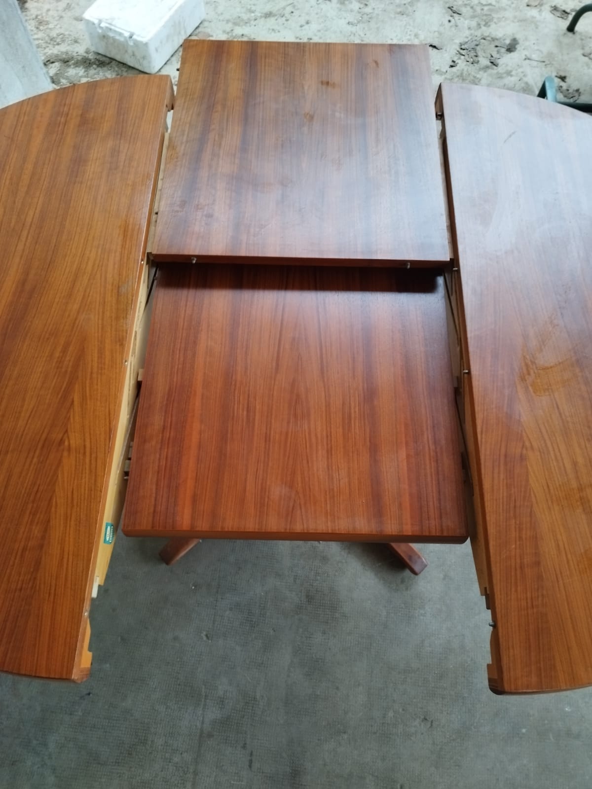 Vintage baumann round scandinavian table extendable a system