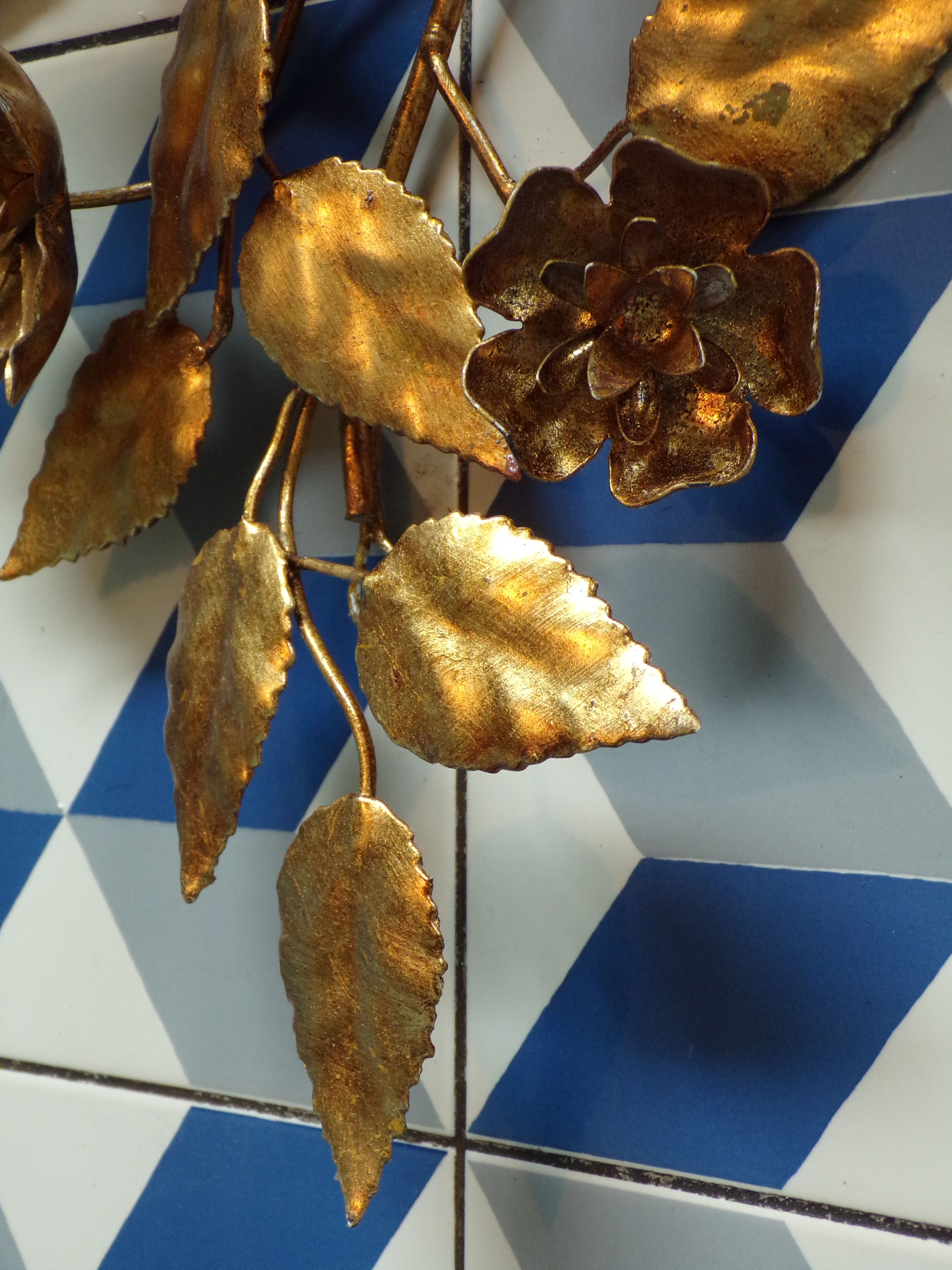 Wall light bouquet of golden iron flower