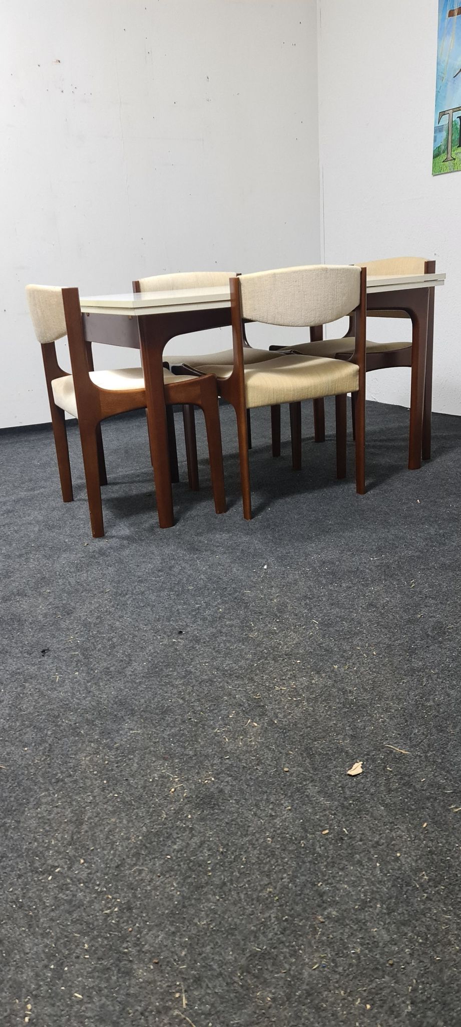 Table à manger vintage et chaises
