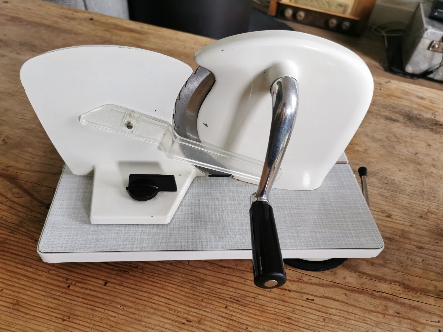 Vintage Formica slicer