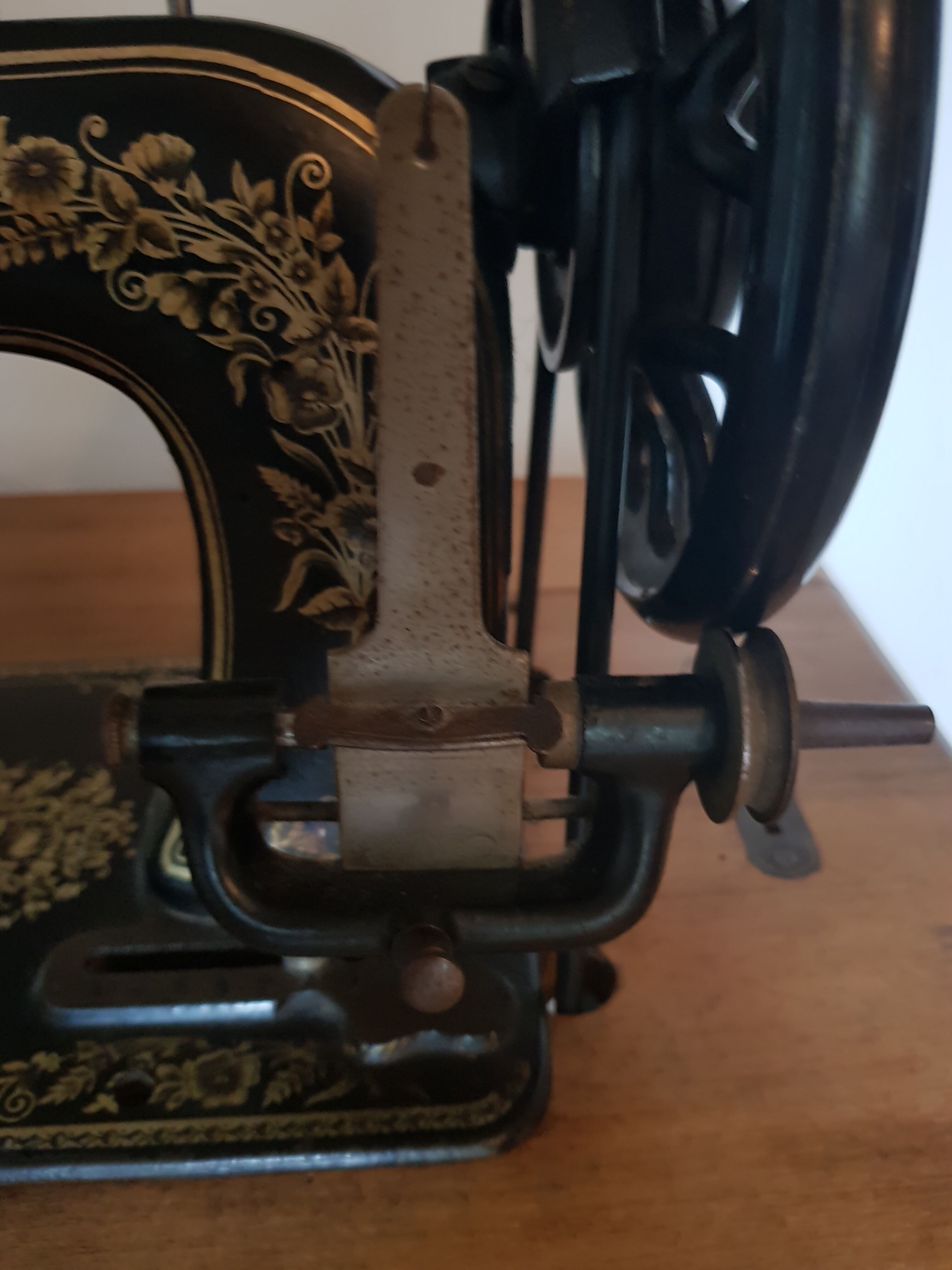 Old sewing machine H. Vigneron