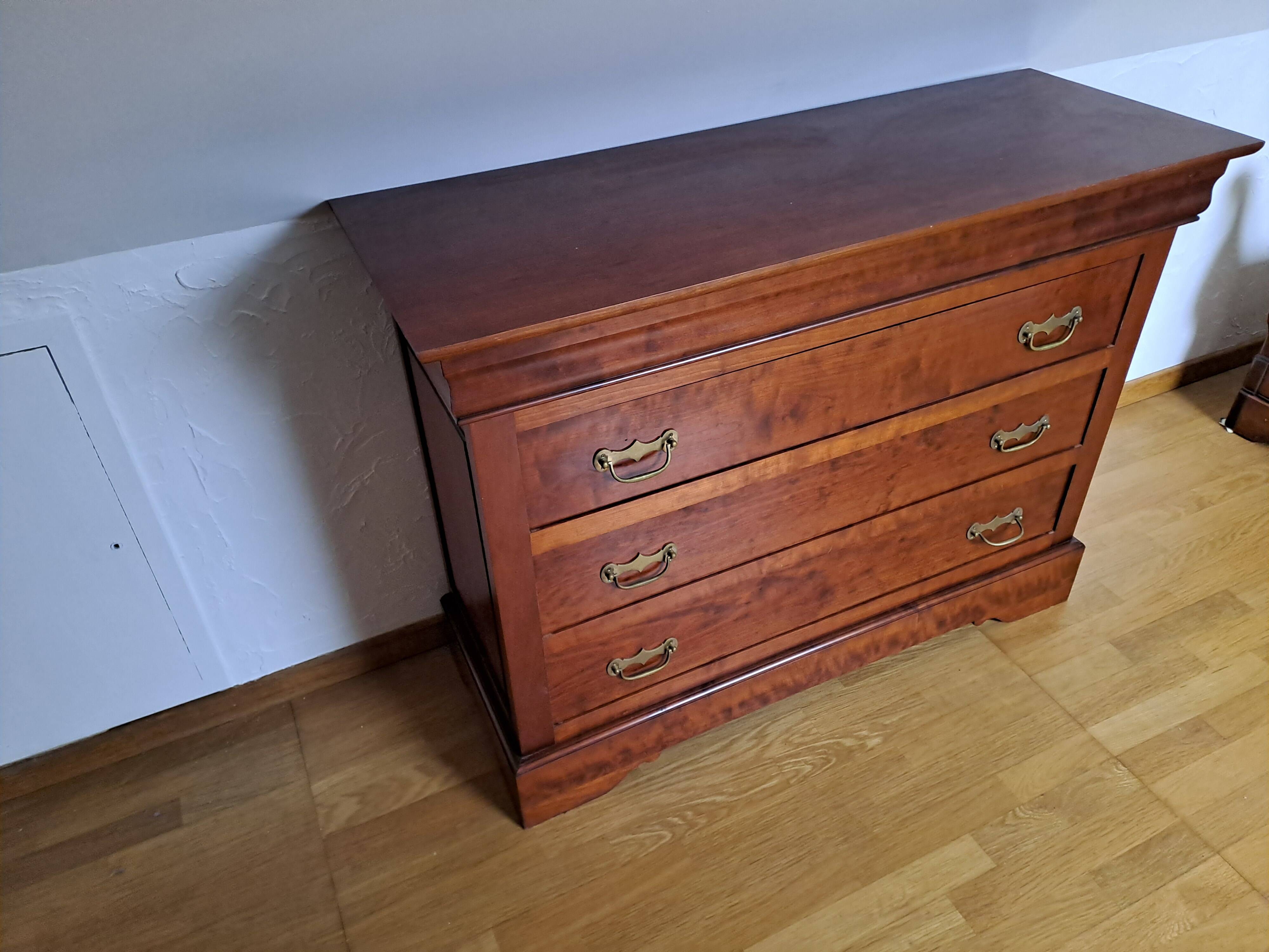 Cherry Wood Chest of Drawers