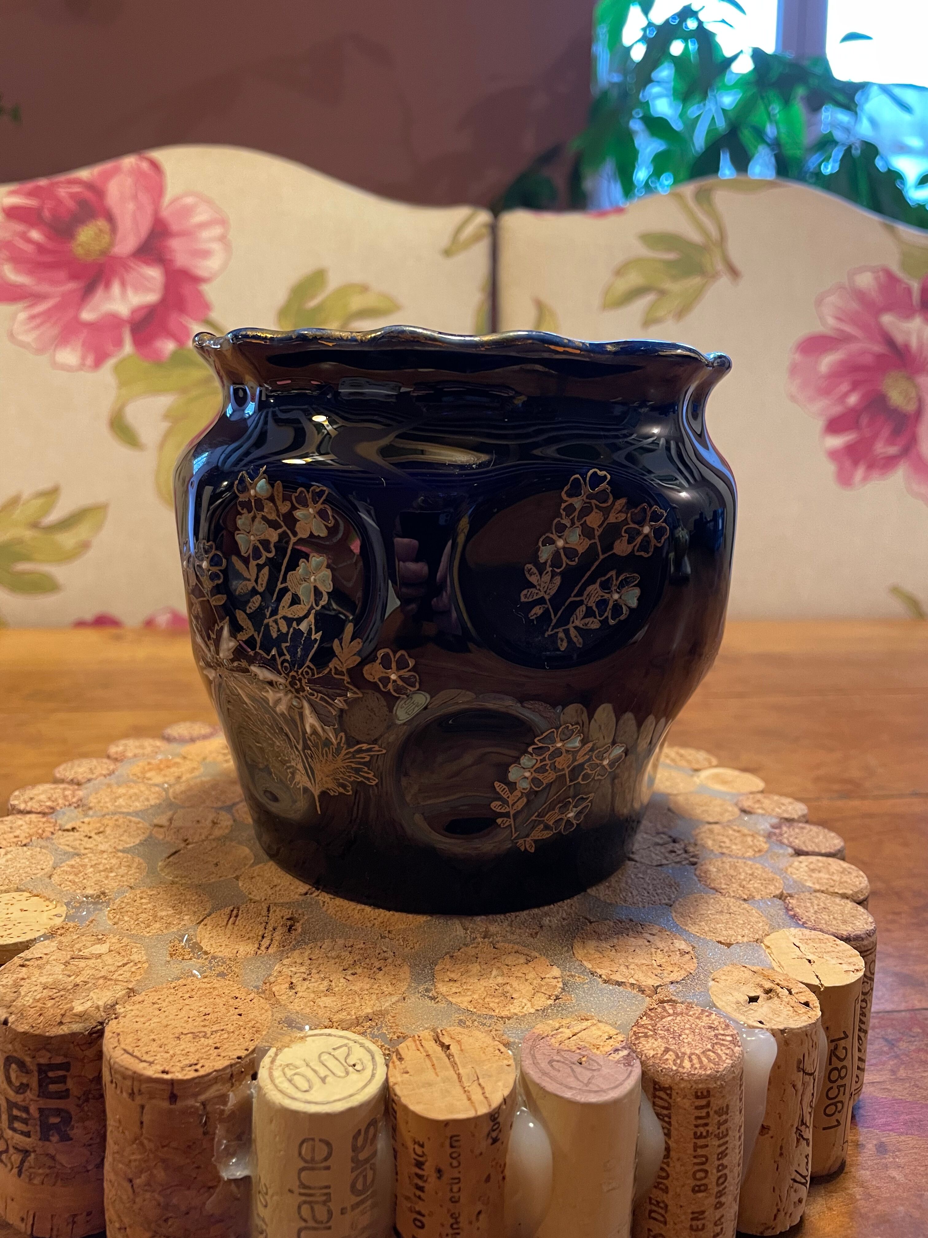 Enamelled ceramic pot cover, deep blue