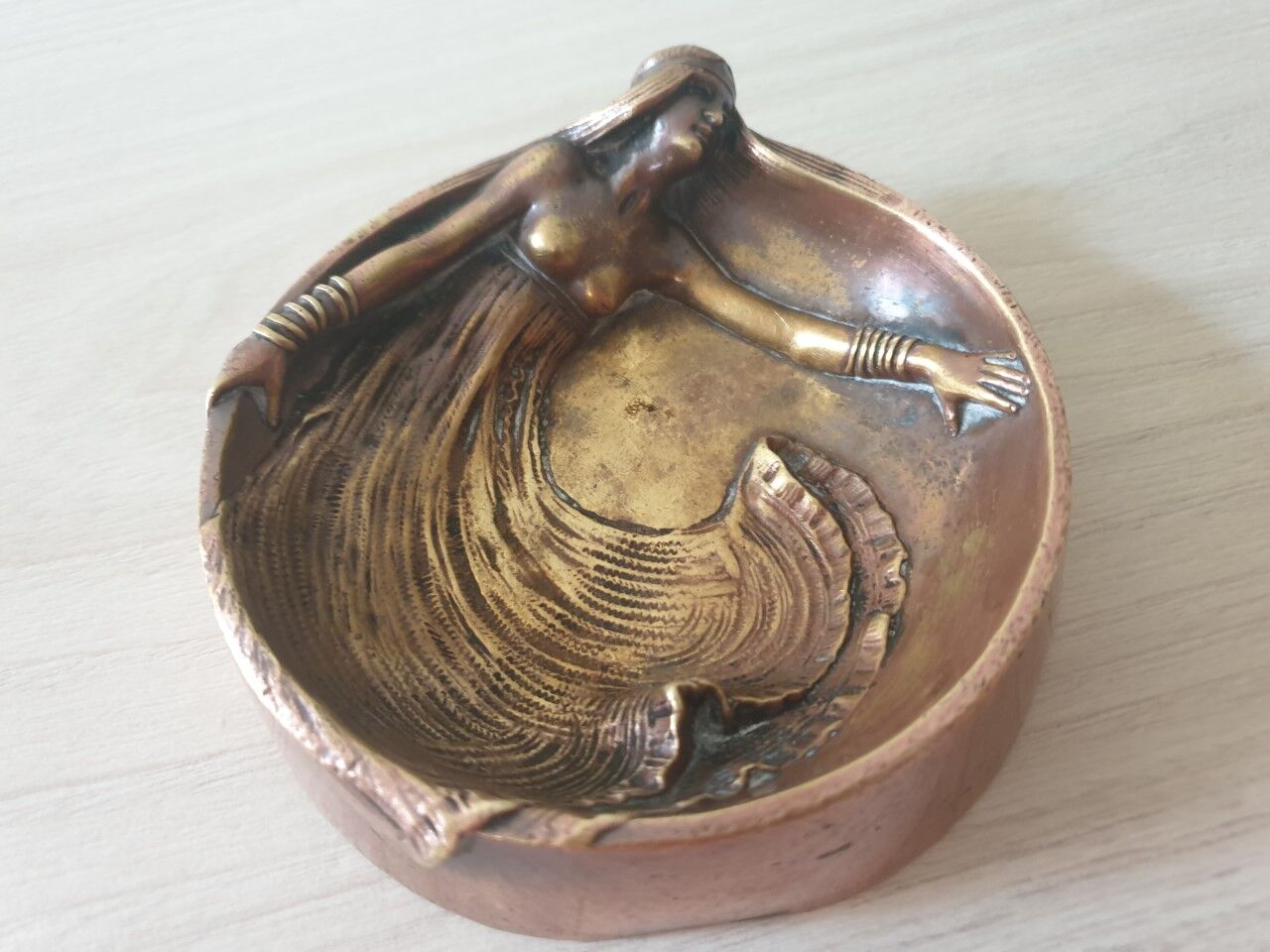 Empty art deco pocket