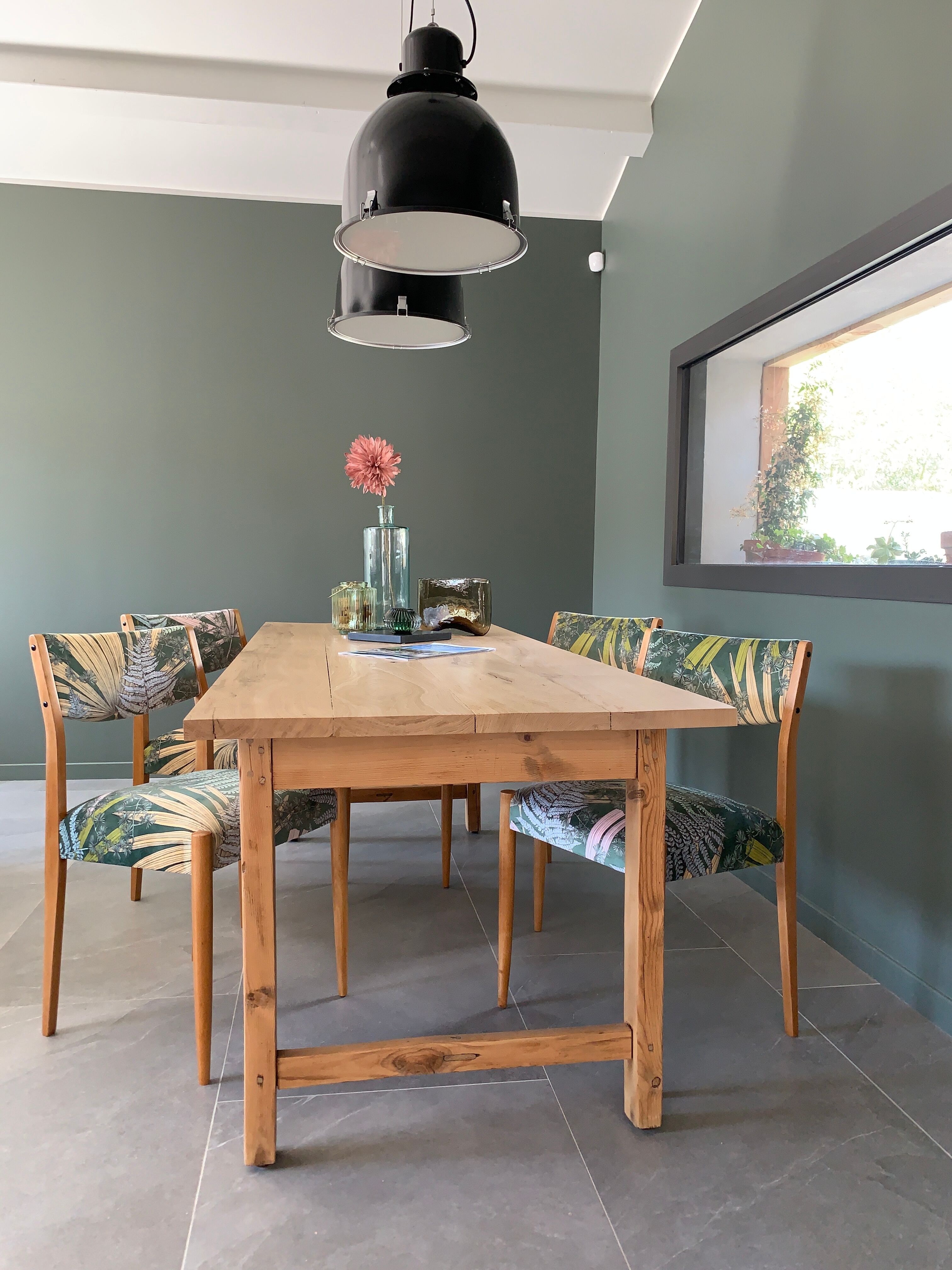 4 chaises vintage entièrement rénovées