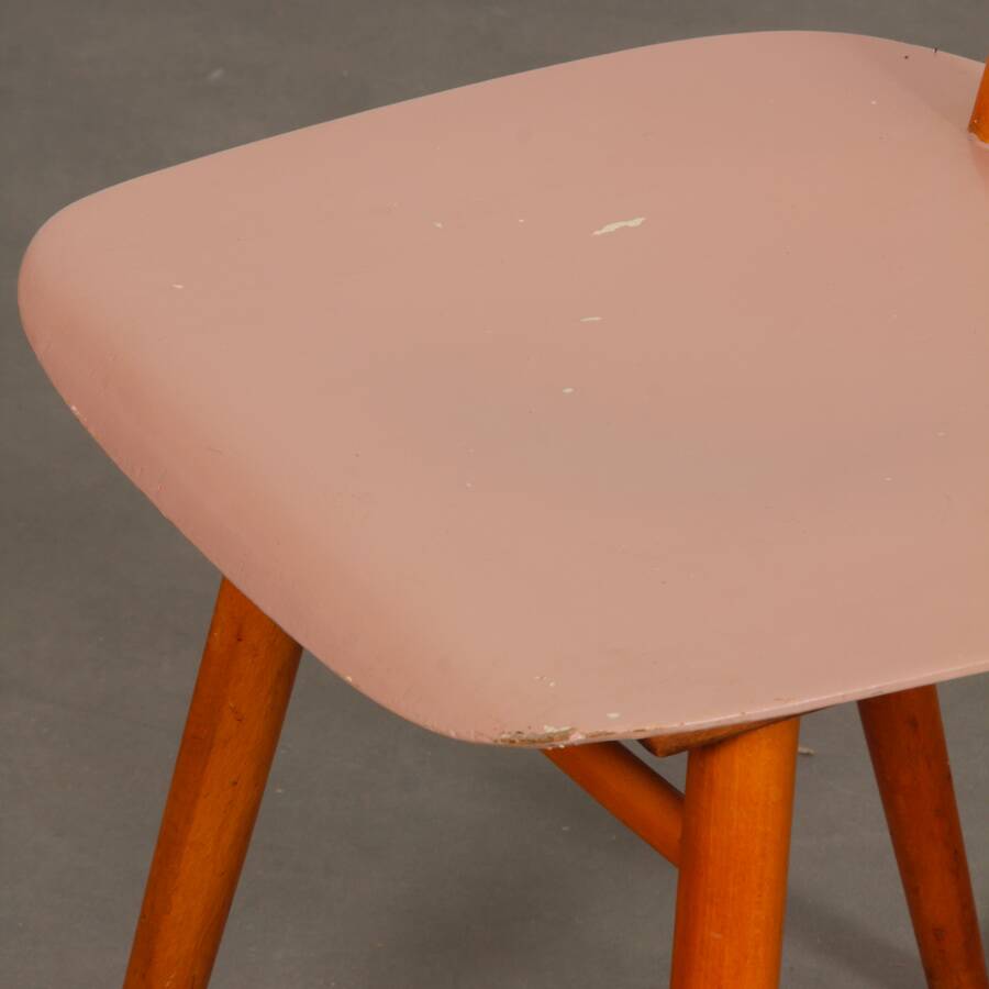 Suite de 4 chaises produites par Ton, 1960