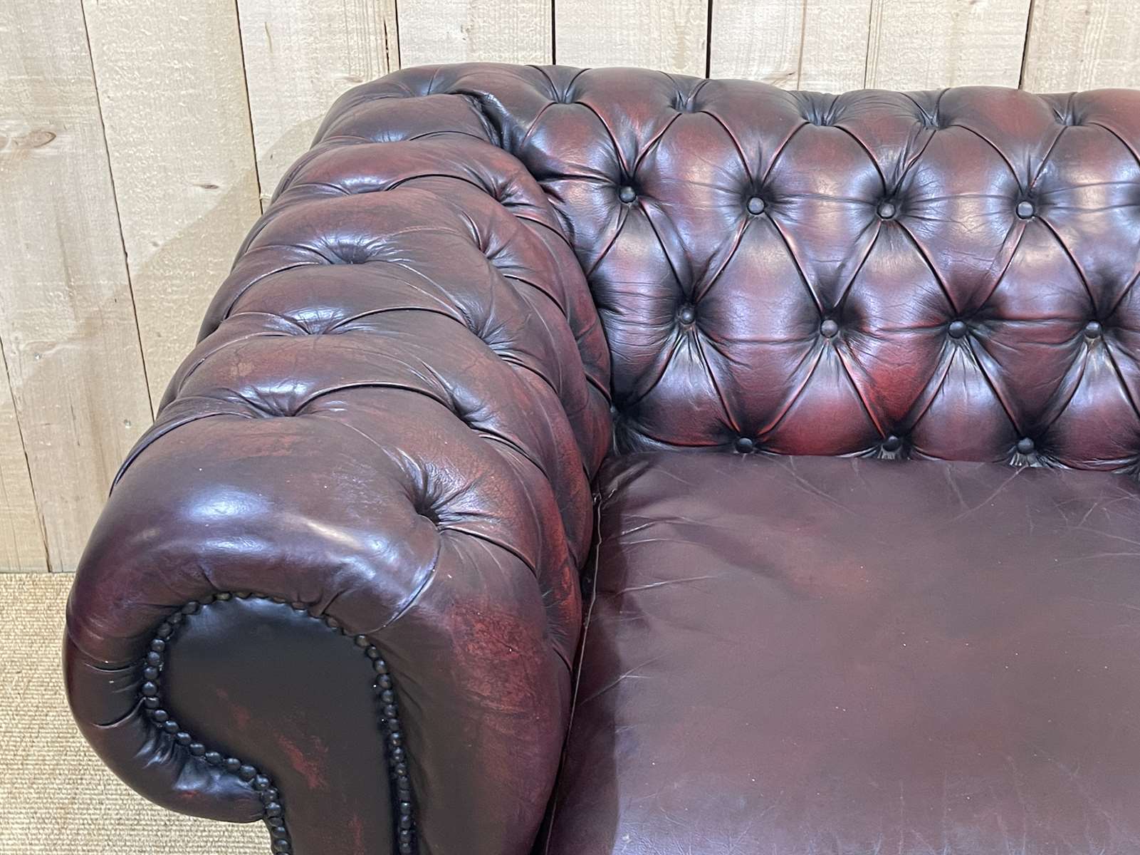 Chesterfield 3-seater sofa in red leather from the 70s