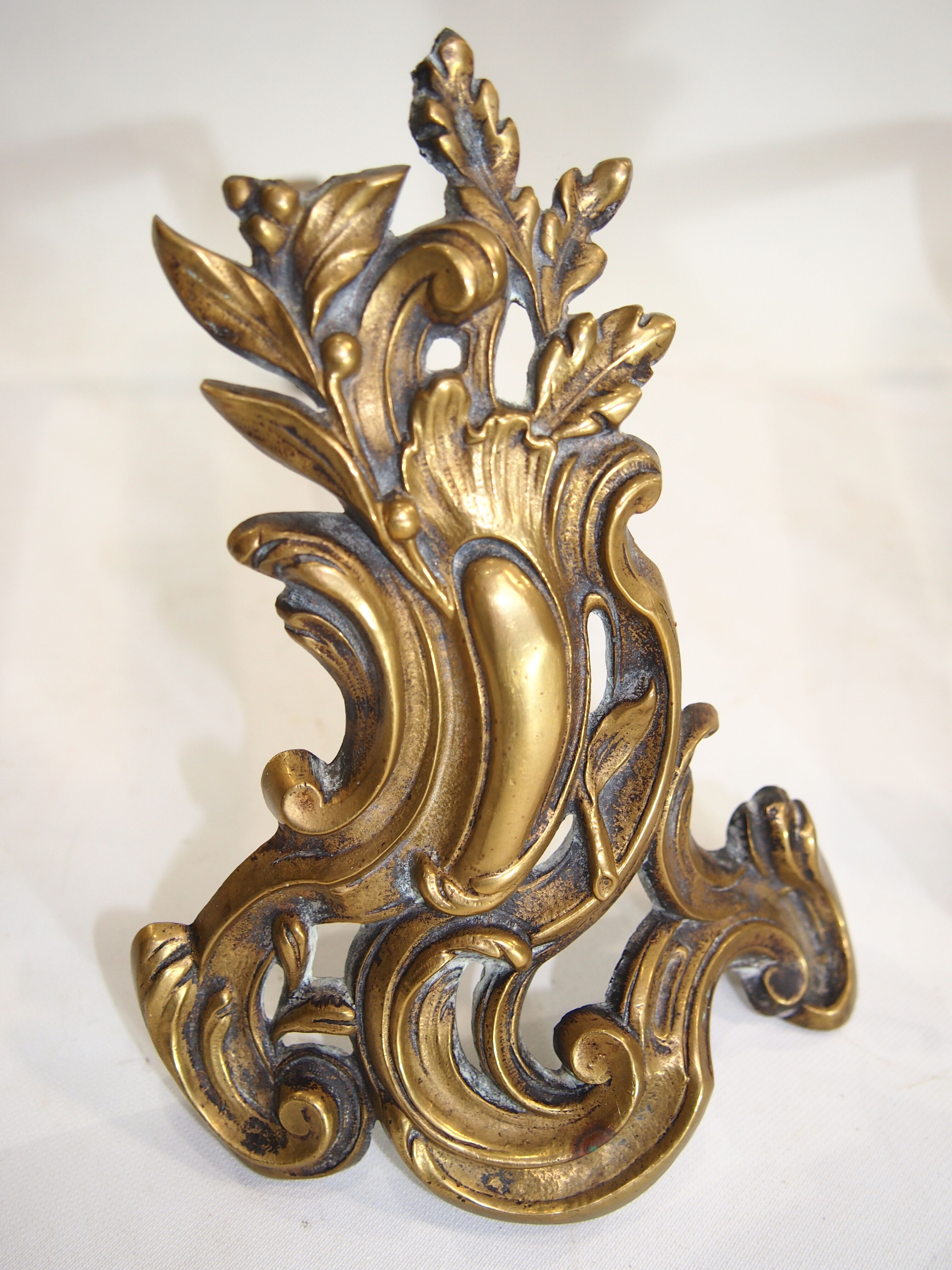 Pair of chimney tracks in bronze