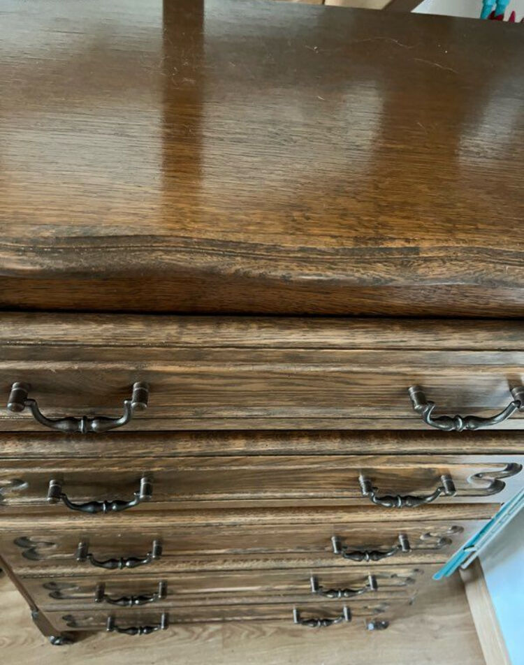 Carved weekly commode