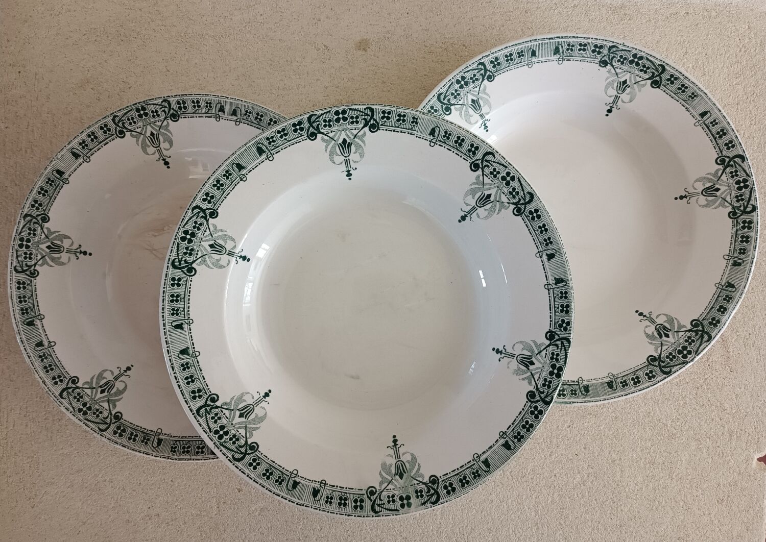 3 iron earth plates Digoin Sarreguemines Art Nouveau style