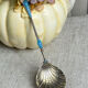 Cuillère à soupoudrer en argent émail cloisonné  par David Andersen