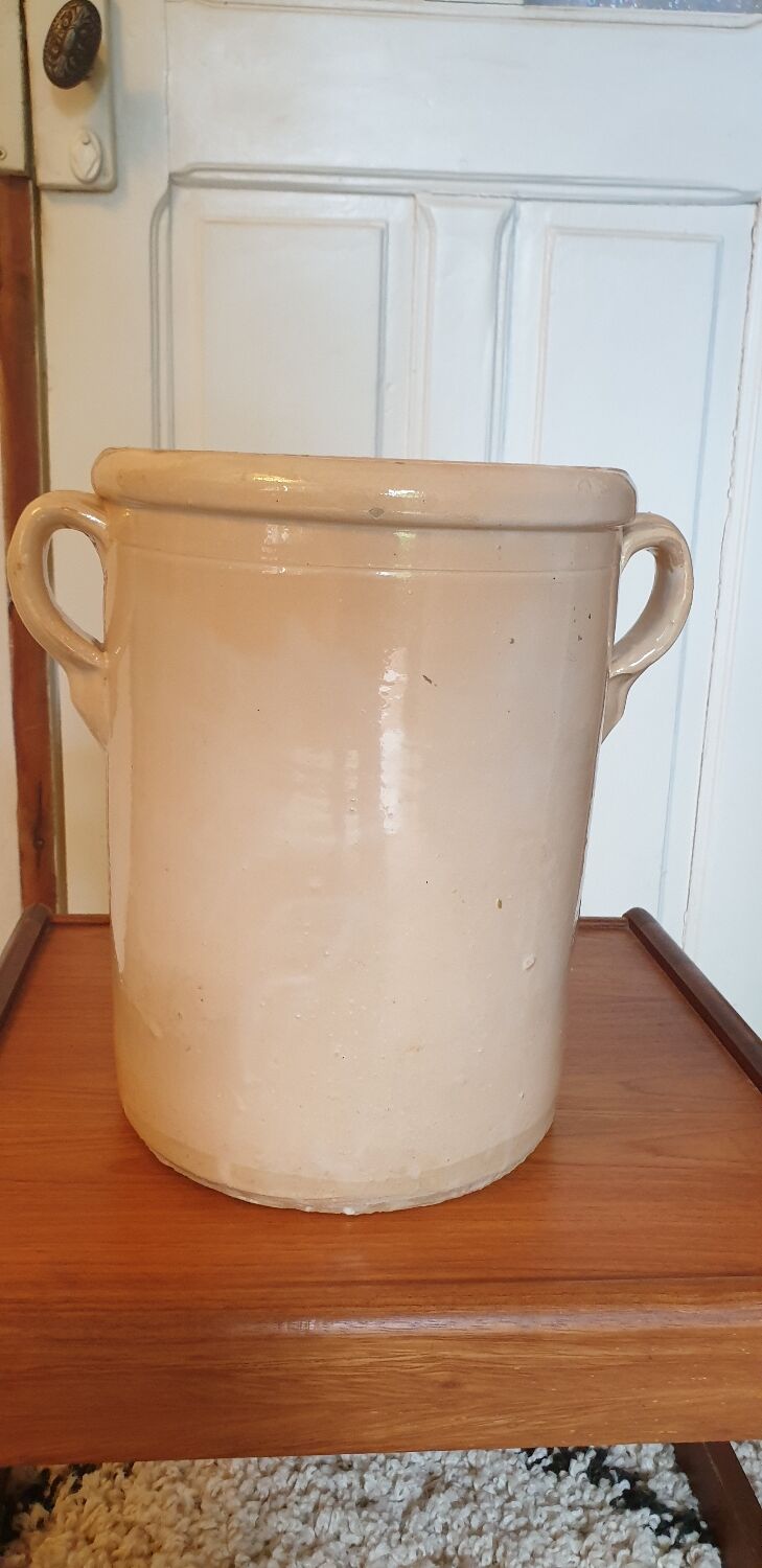 Large stoneware pot