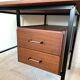 Bureau moderniste 2 tiroirs vintage en bois et métal noir