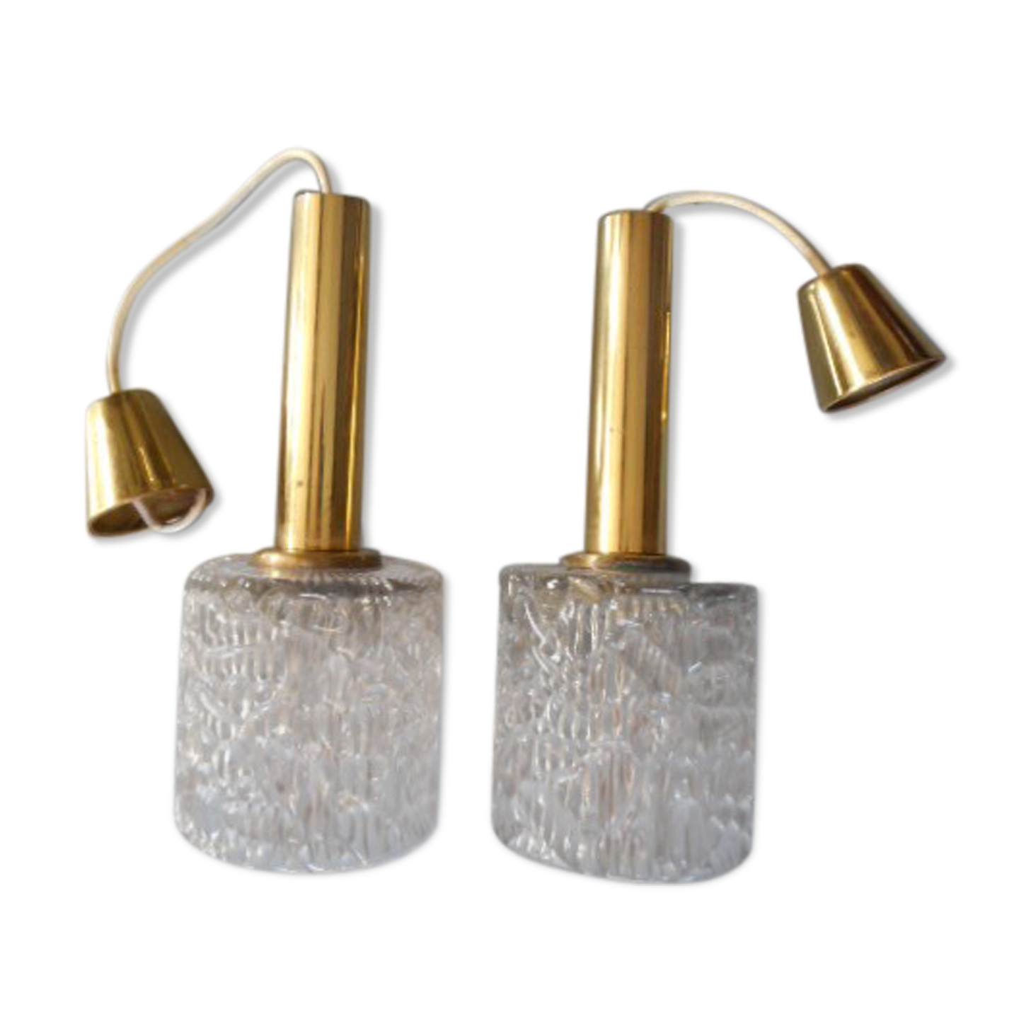 Pair of brass suspensions