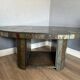Table basse brutaliste – Table roulante en carrelage de pierre des années 1970