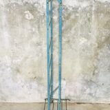 Rigid metal shoe shelf on legs - 1950