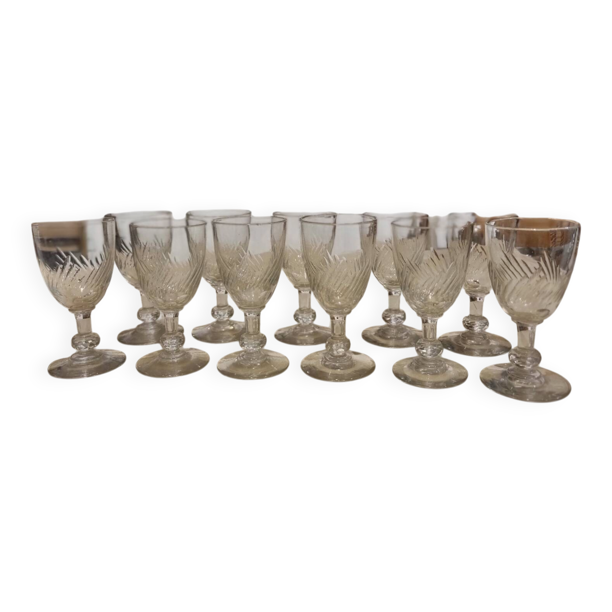 Set of 11 port glasses
