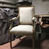 Lot of 4 chairs and 2 chairs