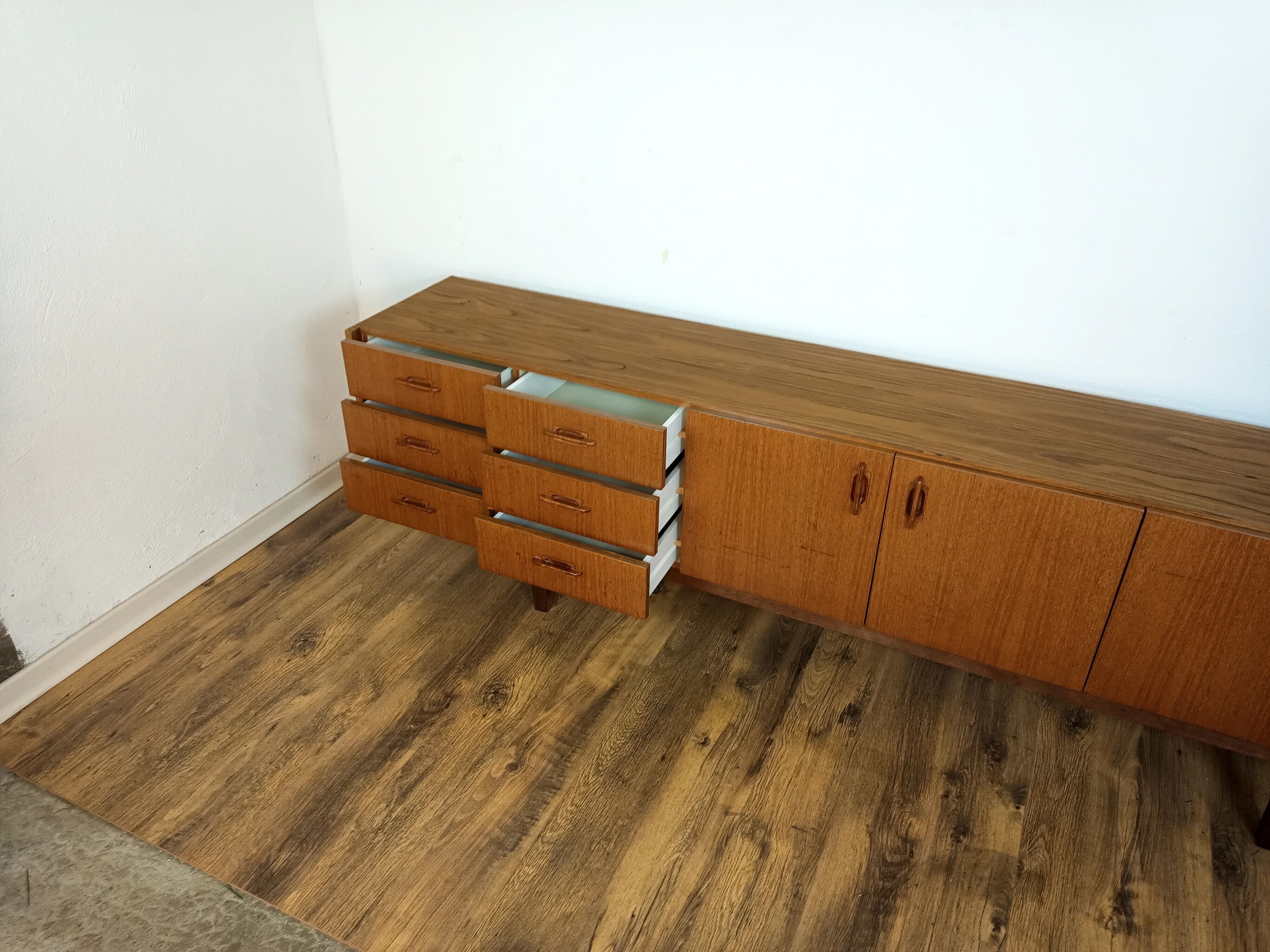 Scandinavian Bass Enfilade