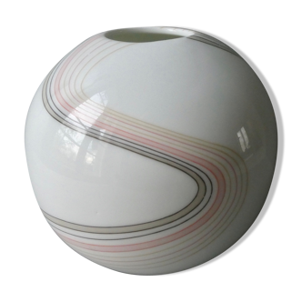 Vase boule en opaline années 80