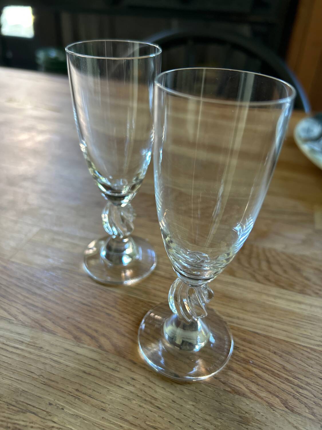 Set of 2 small glasses signed Lalique, Frejus model