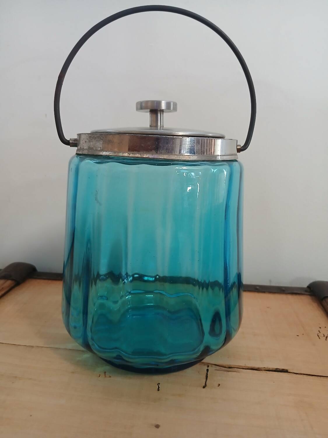 Bonbonnière en verre bleu