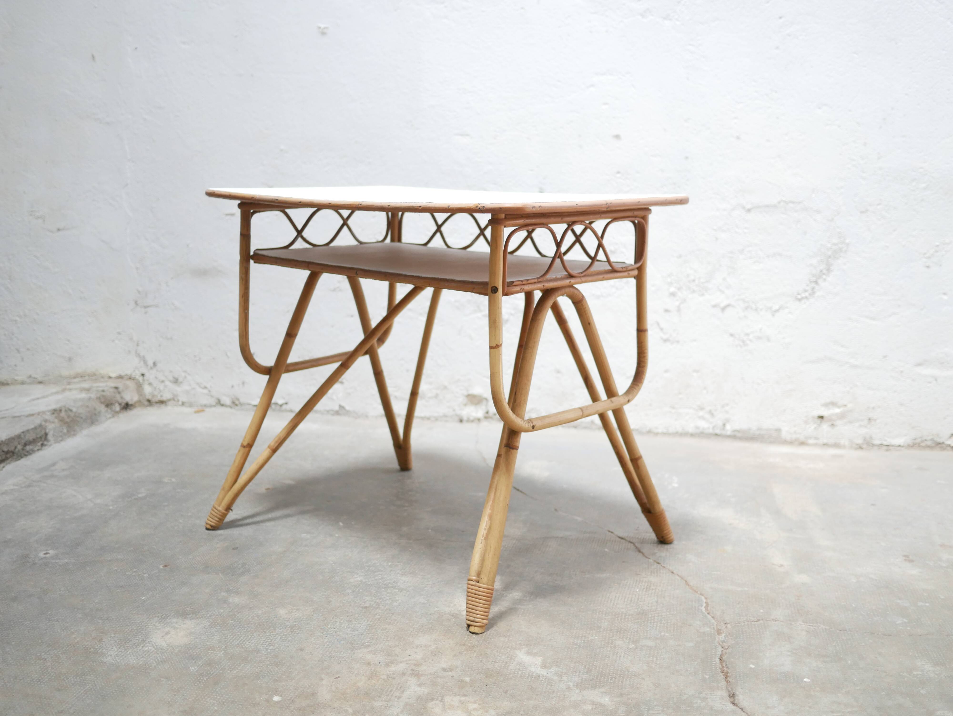 Bureau vintage en rotin