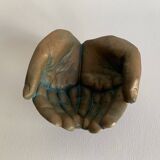 Terracotta art bowl "Jointed hands" signed by the artist Maria Ruiz