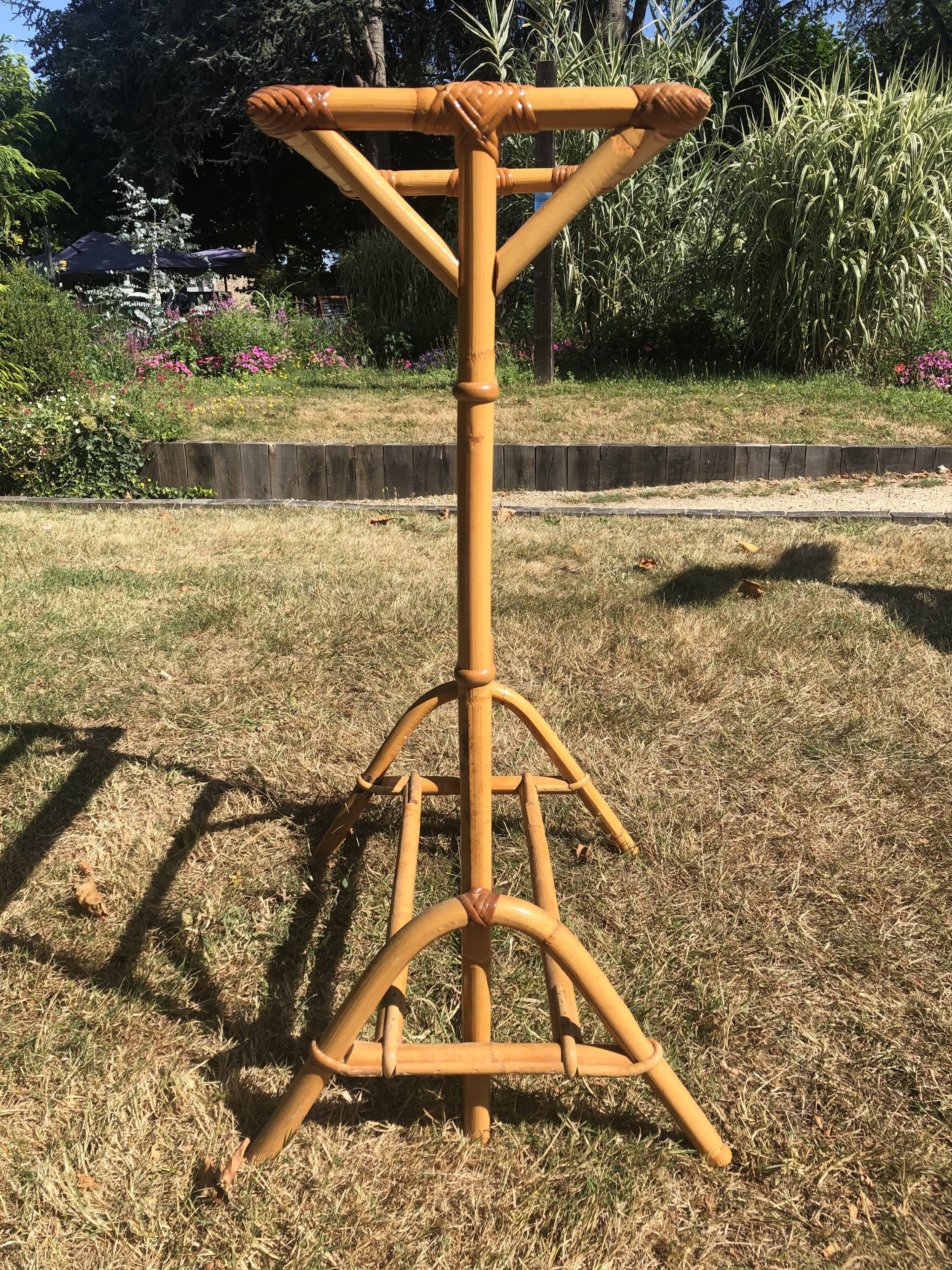 Valet, bamboo towel rail