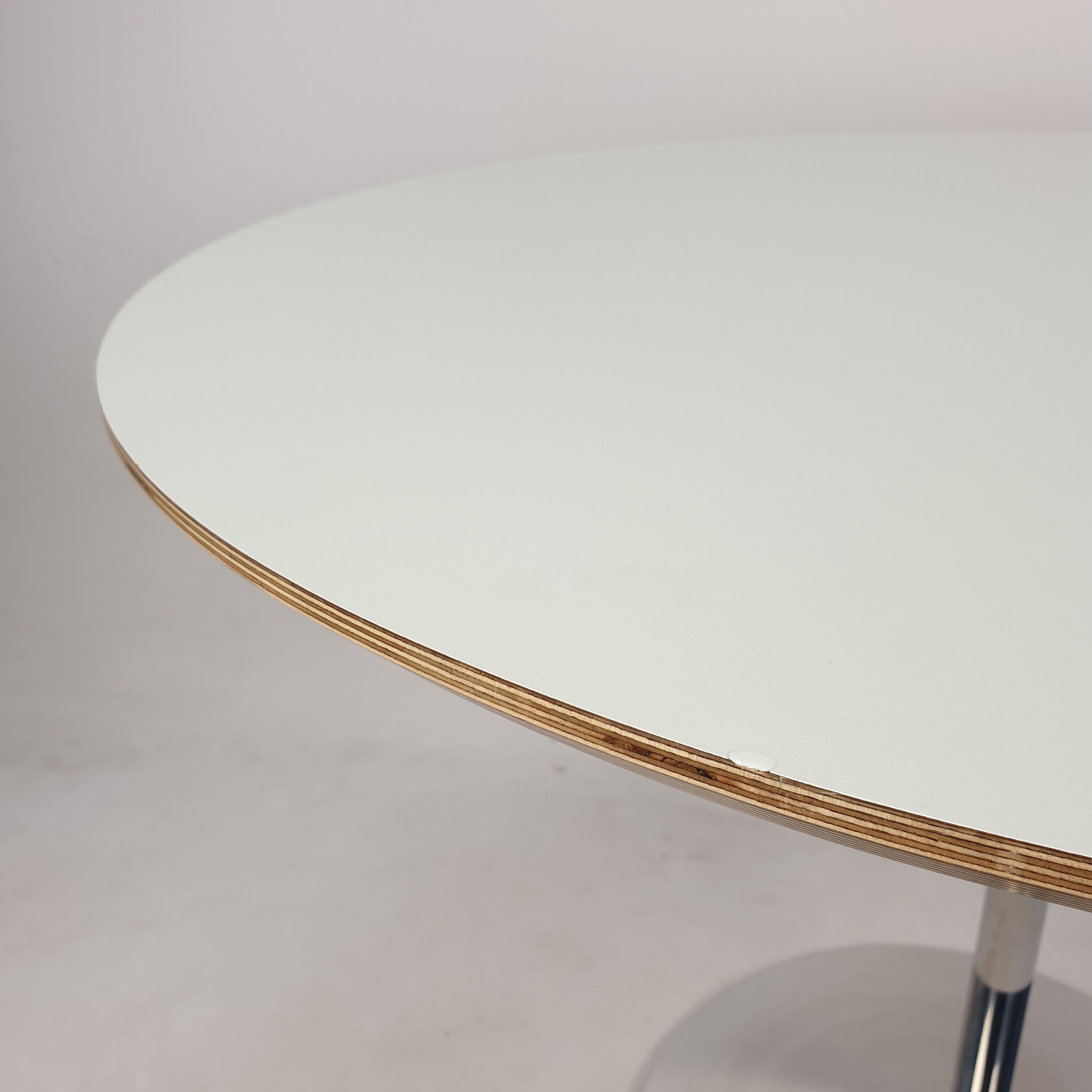 Round Dining Table by Pierre Paulin for Artifort, 1990s