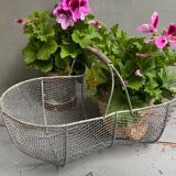 Metal fishing basket