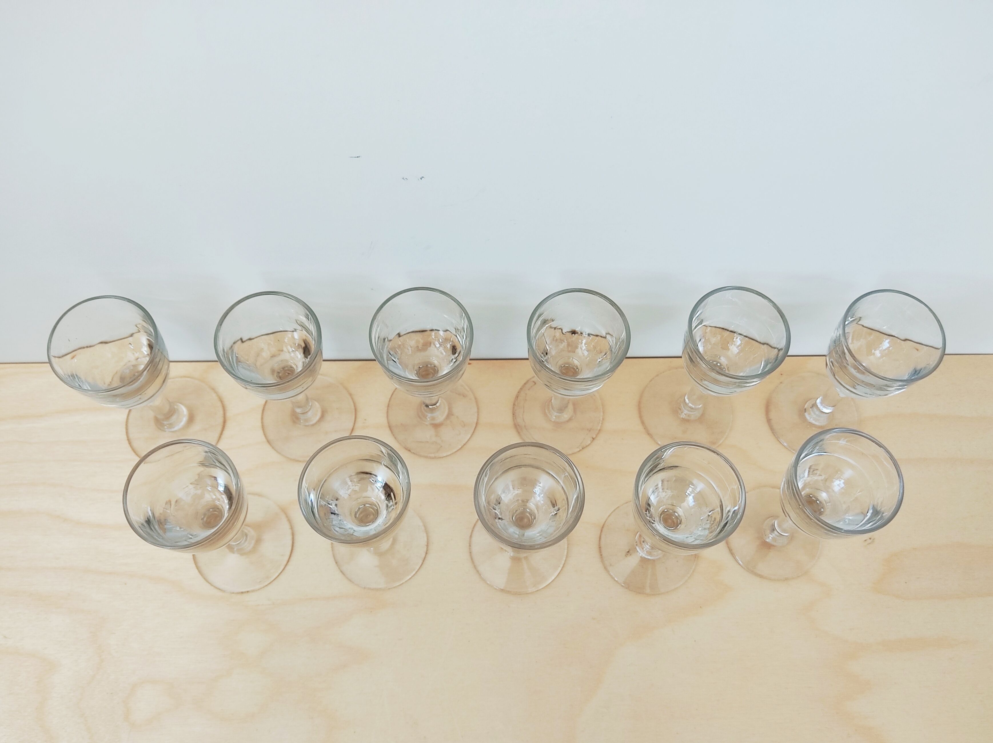 Set of 11 drip glasses