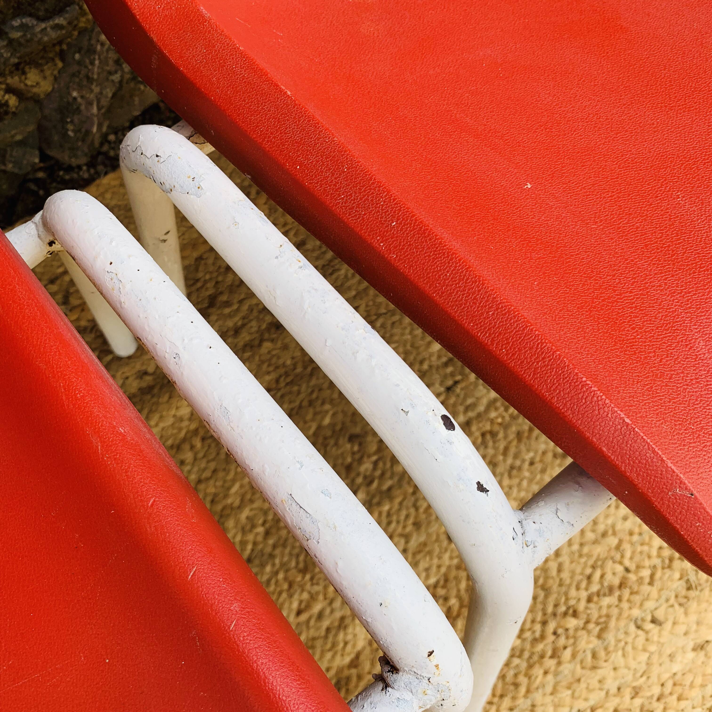 Ensemble de 4 chaises rouges modèle europa