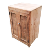 Old fir closet