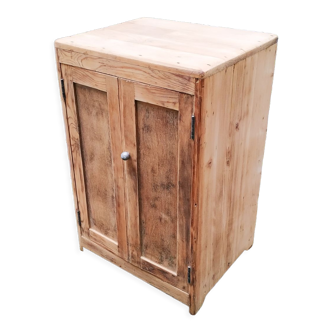 Old fir closet