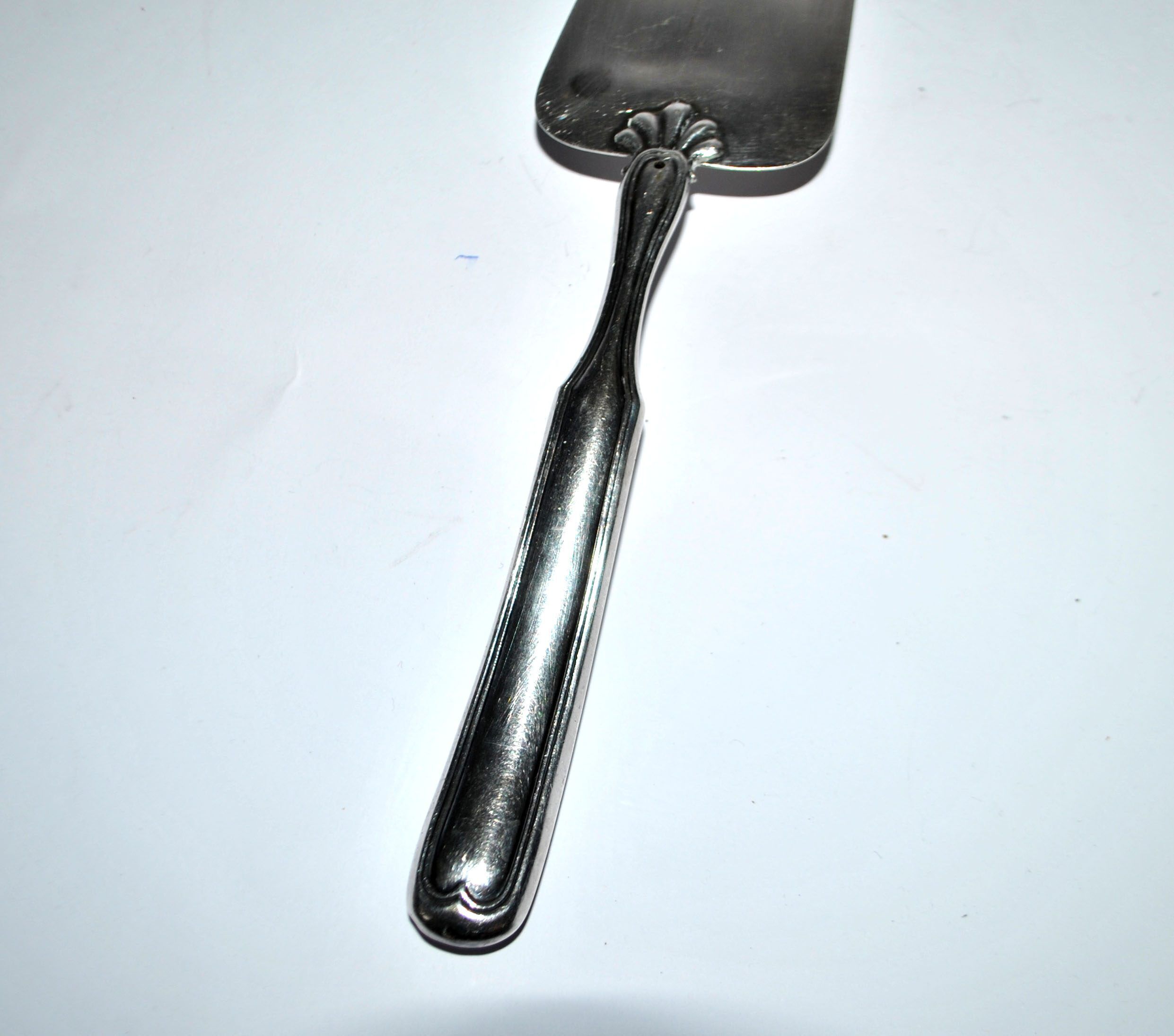 Cake server with engraved decoration Bacchus Vintage Silverware