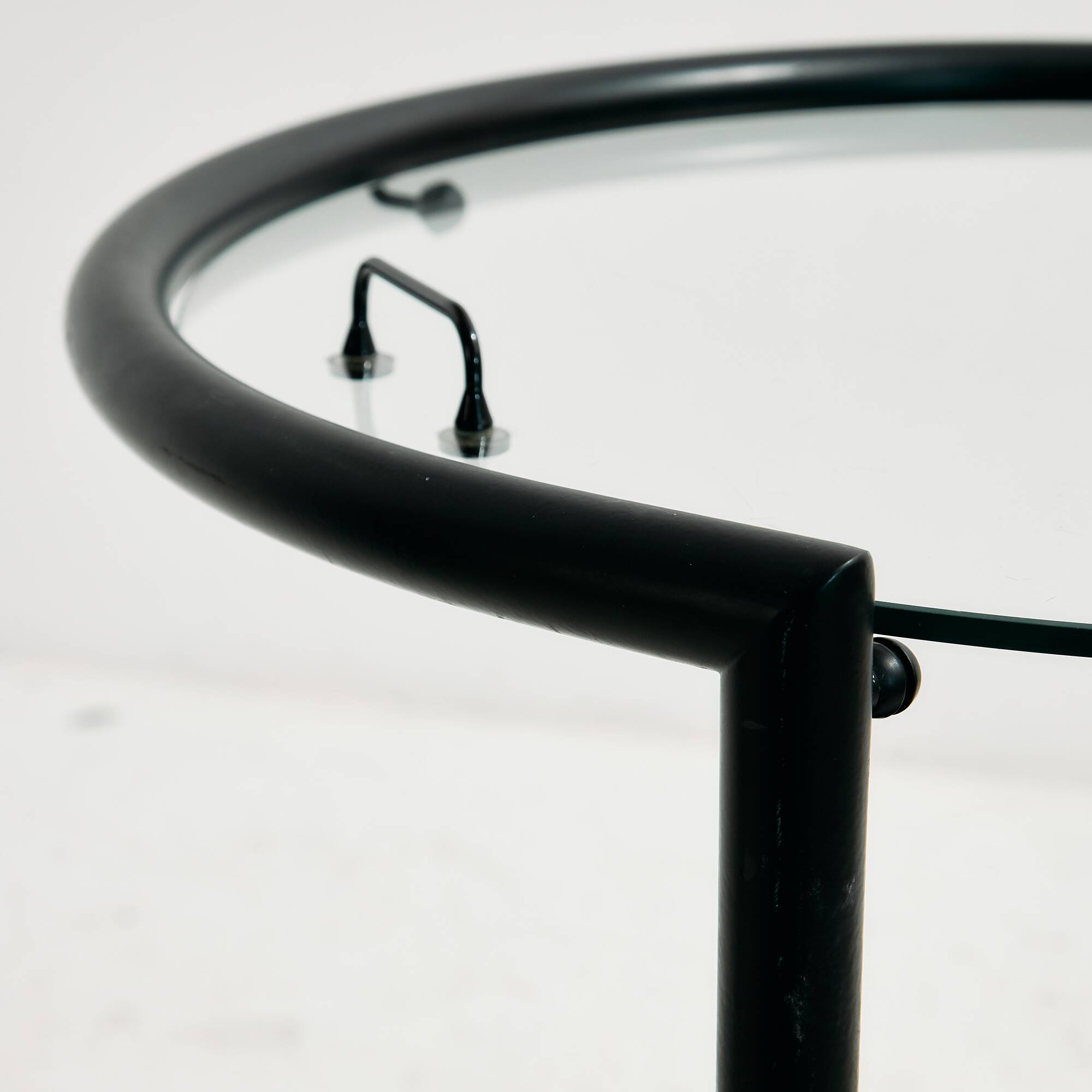 MK10872 Postmodern armchair and table, Set of 2